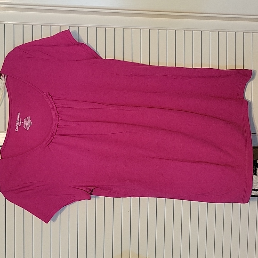 Crofts and Barrow soft knit Tee. Size S.